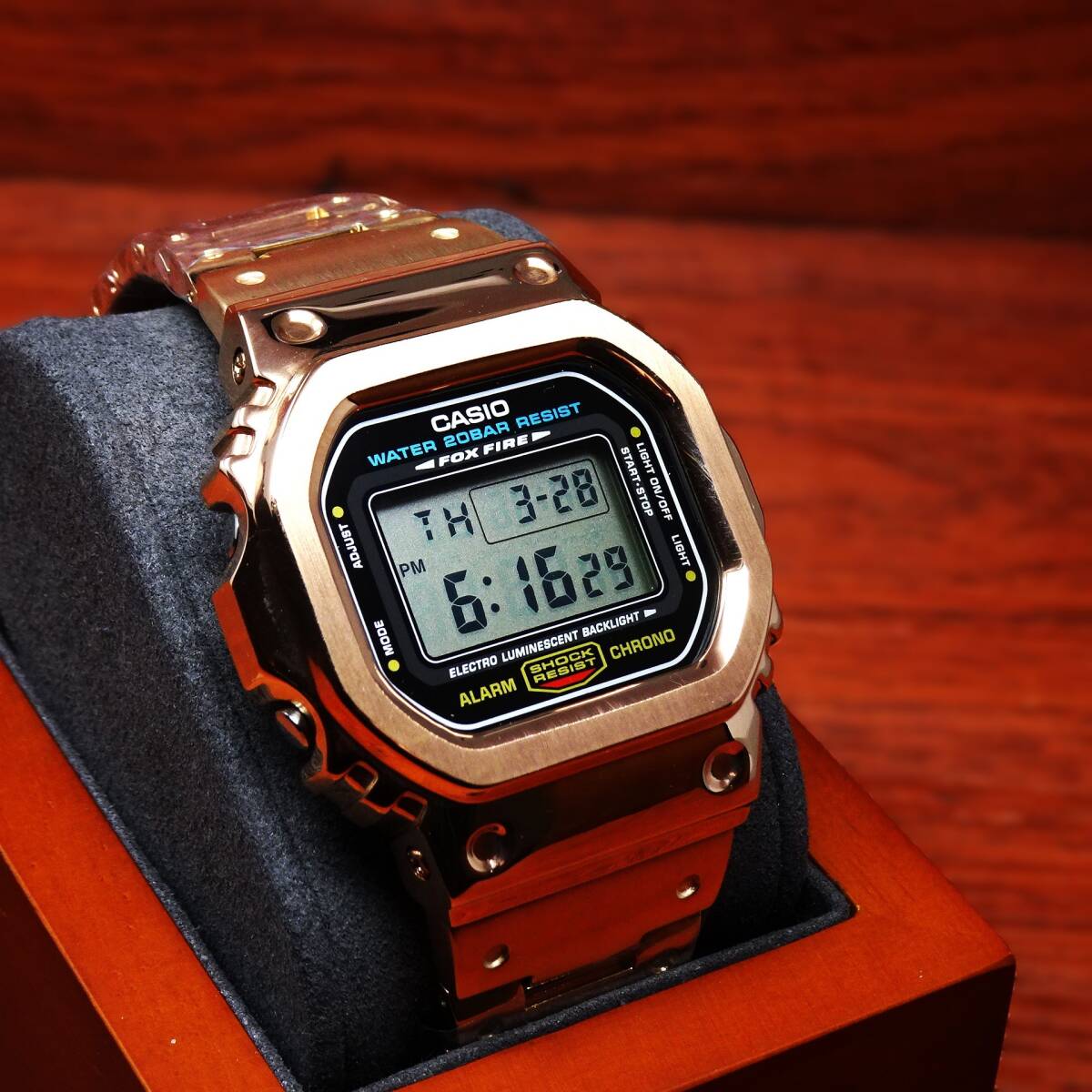 送料無料・新品・Gショックカスタム本体付きDW5600デジタル腕時計フルステンレス製ローズゴールドベゼル＆ベルト・フルメタルモデル の画像9