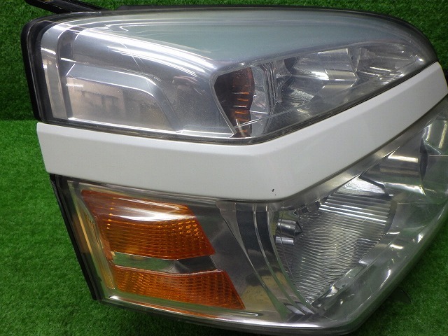 トヨタ AZR60/65 ヴォクシー 後期 右ヘッドライト HID 28-183 V1 240305017_画像3