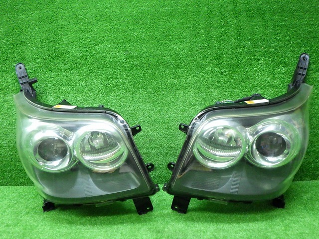 ダイハツ　L175S　L185S　ムーヴカスタム　ヘッドライト　左右　HID　100-51867　240311030_画像1