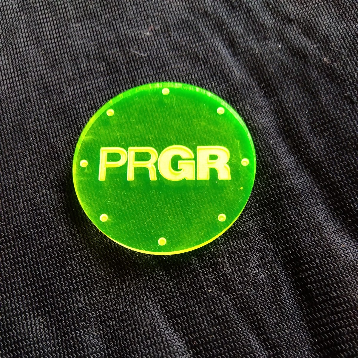 ゴルフ　ボールマーカー　PRGR　プロギア　蛍光　グリーン_画像1