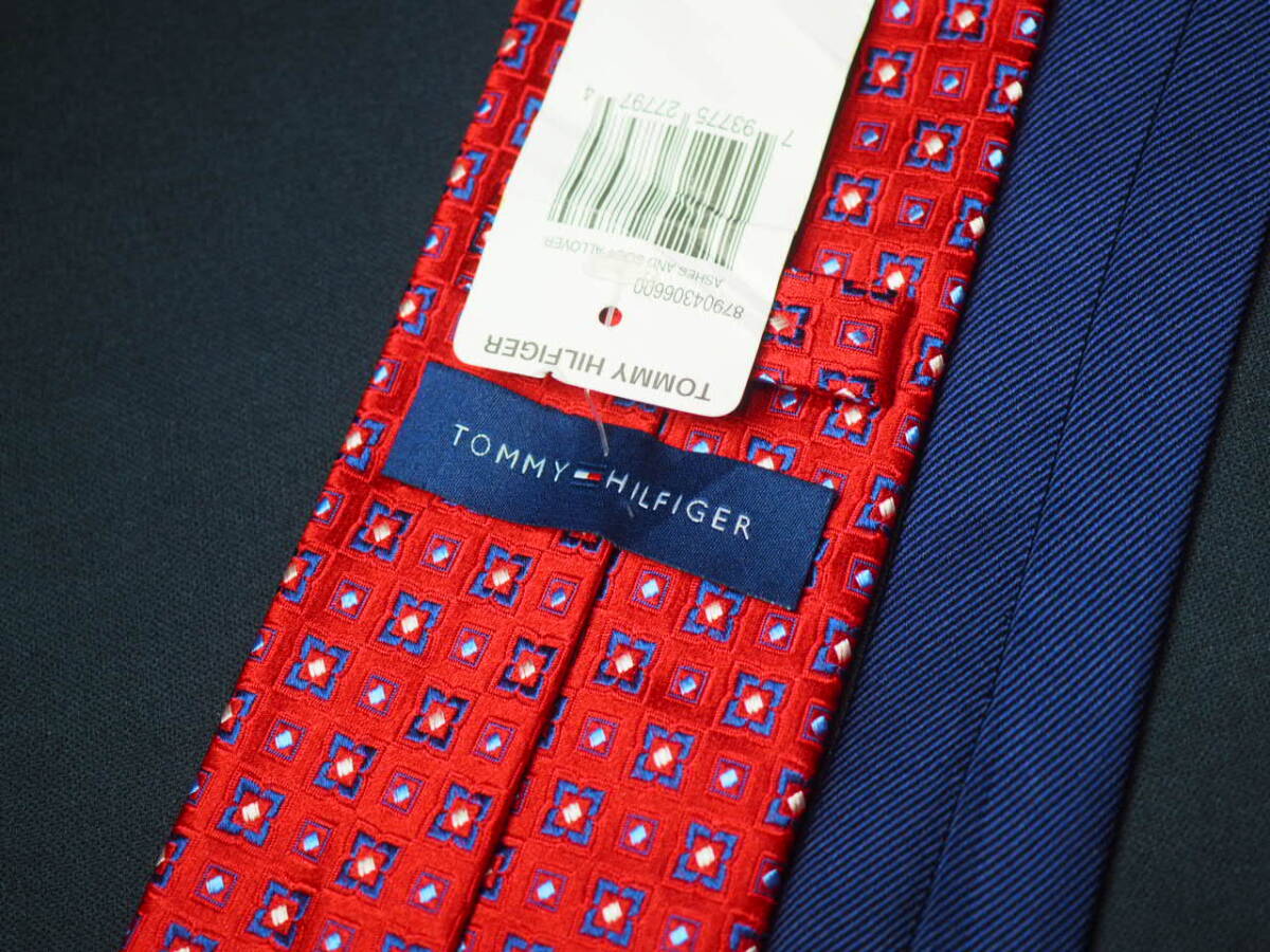 未使用品【TOMMY HILFIGER トミーヒルフィガー】A1811 赤 RED ネイビー SILK ブランド ネクタイ 古着 良品_画像3