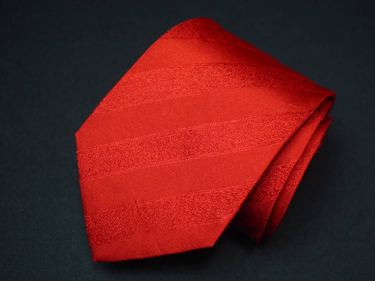 美品 【ARMANI COLLEZIONI アルマーニ コレッツォーニ】A2231 赤 RED イタリア 伊製 SILK ブランド ネクタイ 古着 良品の画像1