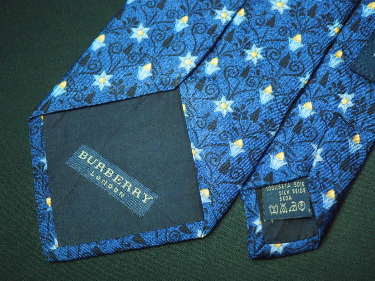 美品 【BURBERRY バーバリー】A2297 ネイビー 星 スター イタリア 伊製 SILK ブランド ネクタイ ノバ チェック 良品_画像4