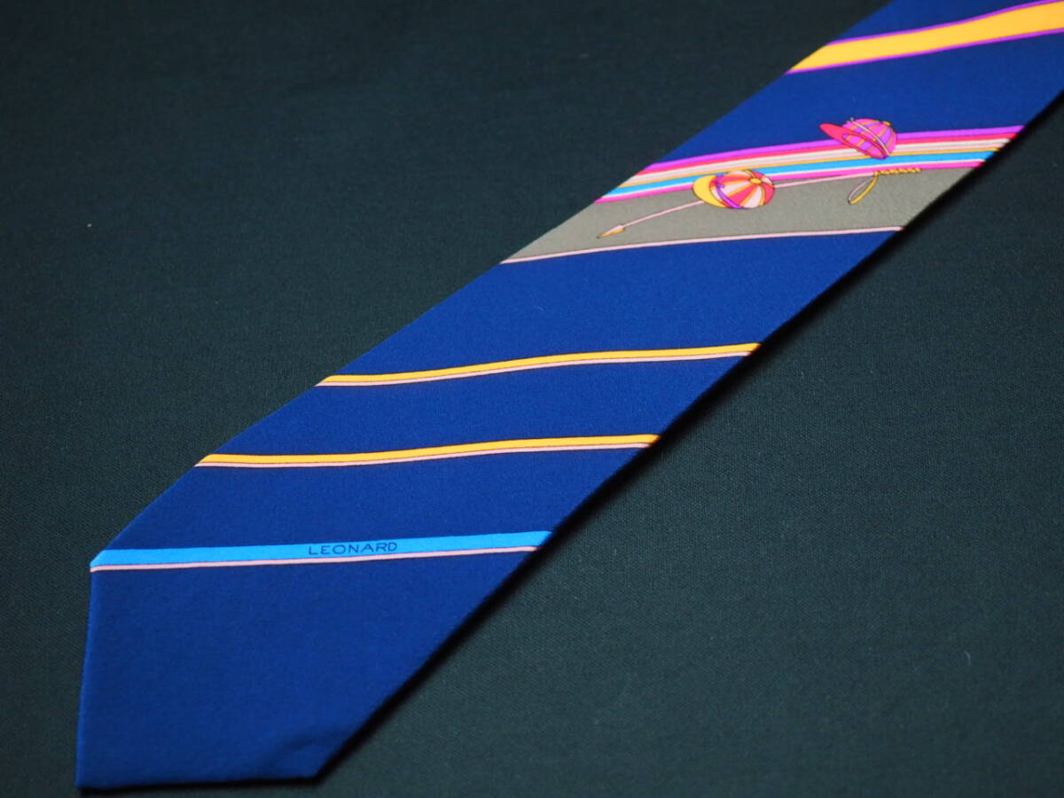 美品 【LEONARD レオナール】A2486 ネイビー ブルー イタリア ITALY製 SILK ブランド ネクタイ 古着 良品の画像6