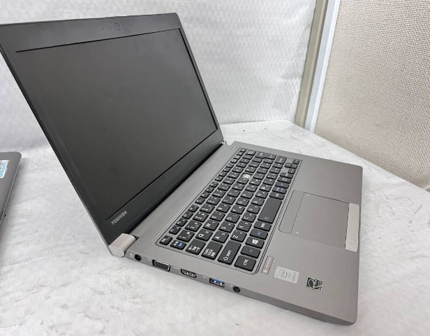 ジャンク/動作未確認【4台まとめて】TOSHIBA /OSあり/win10/dynabook R63 /SSD128/256G/メモリ4G/Corei3-i5 CPU /ＡＣアタブターなし の画像4