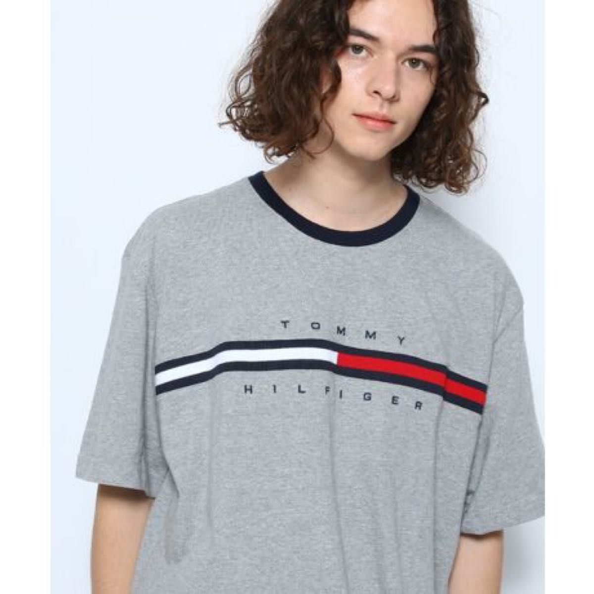 【TOMMY HILFIGER】TINO TEE  ロゴ Tシャツ グレー Ｌサイズ トミーヒルフィガー 半袖 黒 男女兼用