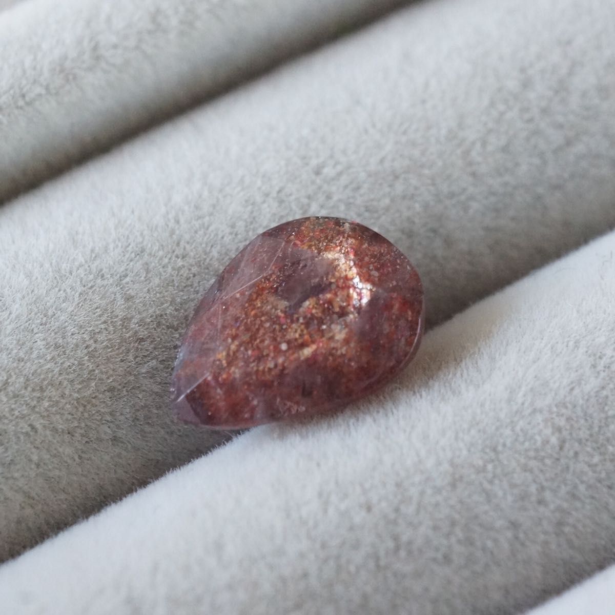 宝石質ブラッドショットアイオライト　約10.4x7.7mm2.10ct 天然石 ルース