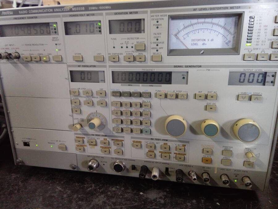 Anritsu MS555B RADIO COMMUNICATION ANALYZER 25MHz-1000MHz アンリツ ラジオコミュニケーションアナライザー＊現状品_画像10
