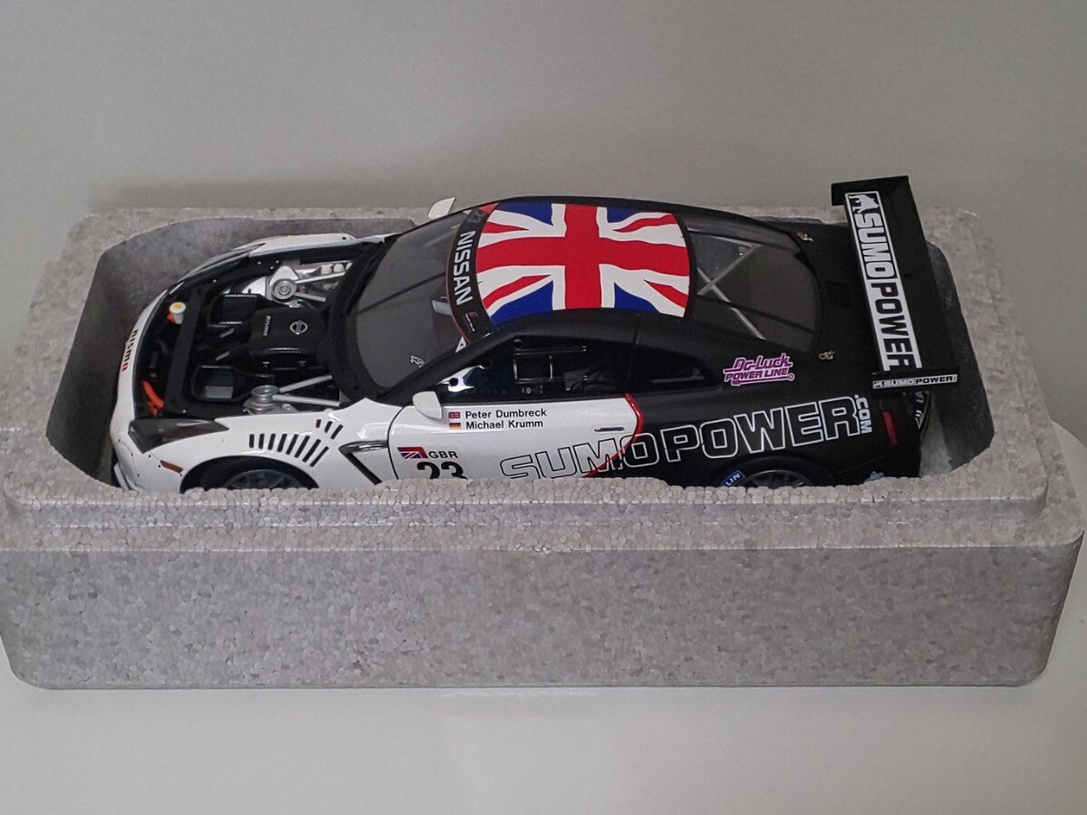 オートアート 1/18 ニッサン GT-R FIA GT1 ワールドチャンピオンシップ2010 SUMO POWER GT #23の画像3