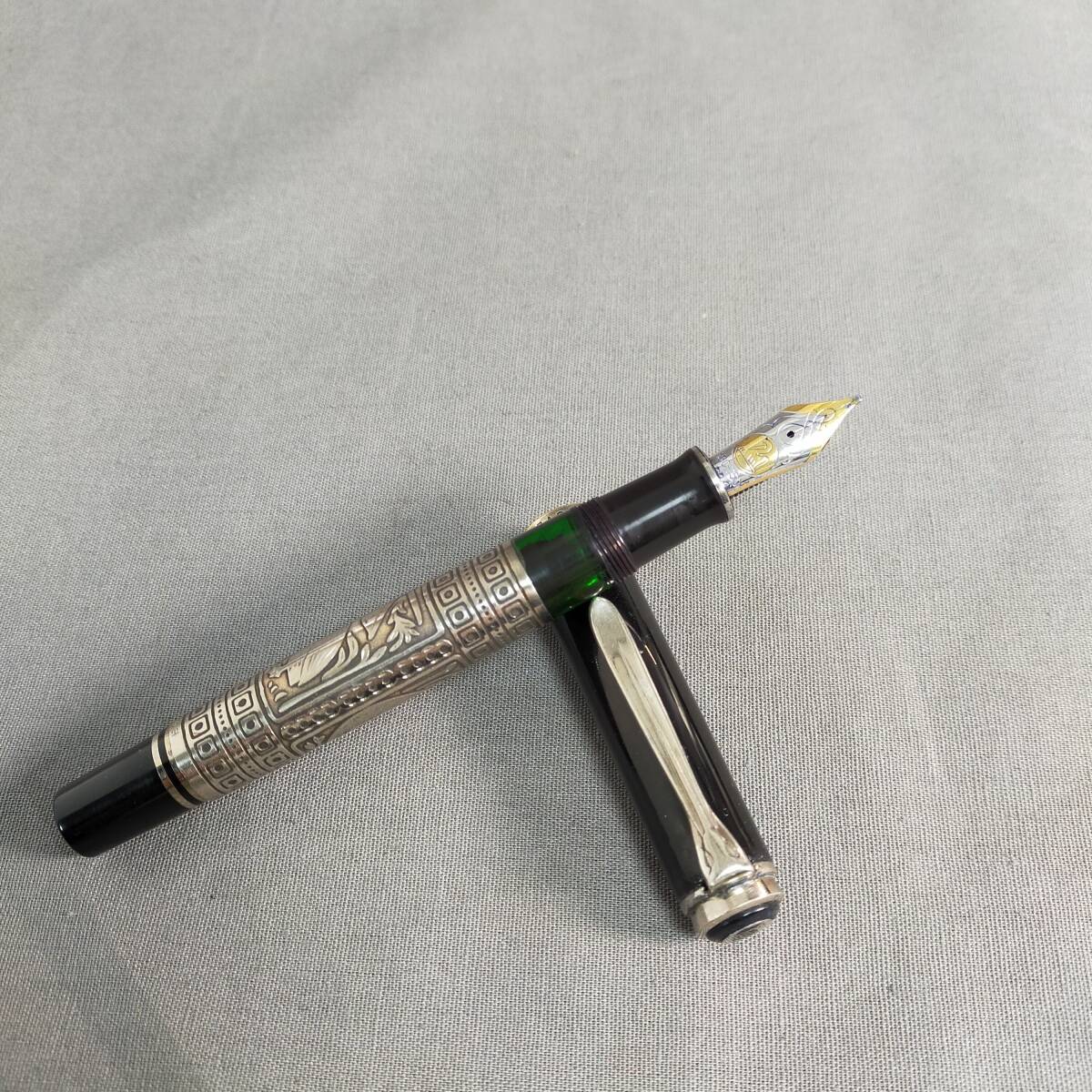 3/12　258983　PELIKAN　SOUVERAN　ペリカン　万年筆　ペン先刻印　18C-750　筆記用具_画像1