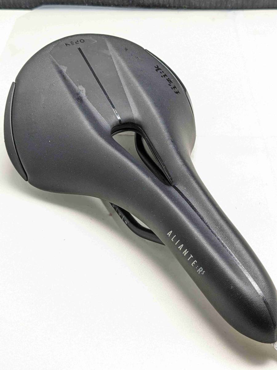 Fizik Aliante R5 サドル SADA231219A_画像1