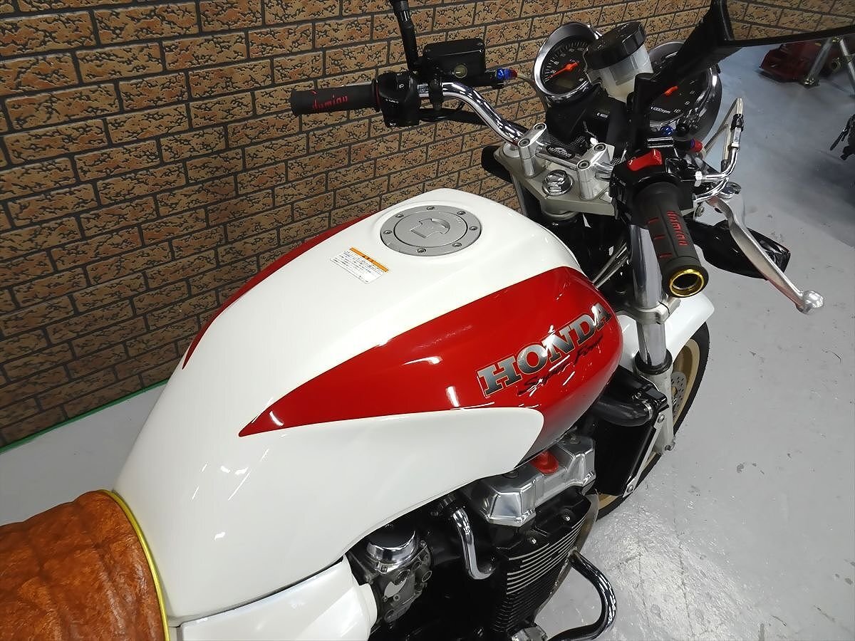 ★激安セール対象車!!★CB1300SF★車検丸々２年付きで超お買い得!!★マフラー・シート等カッコよくカスタム済み!!★ヤフオク公認ストア店★_画像7