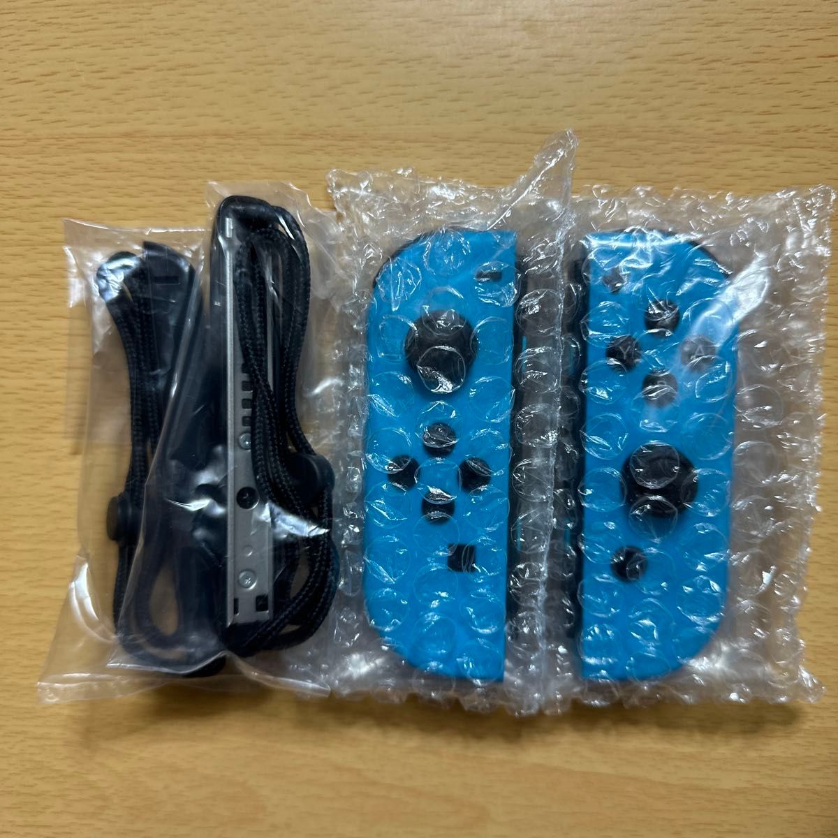 ★Nintendo Switch Joy-Con (L)/(R)ネオンブルー　箱付　ストラップ付　動作確認ＯＫ　使用僅少美品