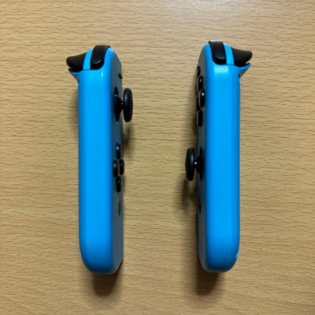 ★Nintendo Switch Joy-Con (L)/(R)ネオンブルー　箱付　ストラップ付　動作確認ＯＫ　使用僅少美品