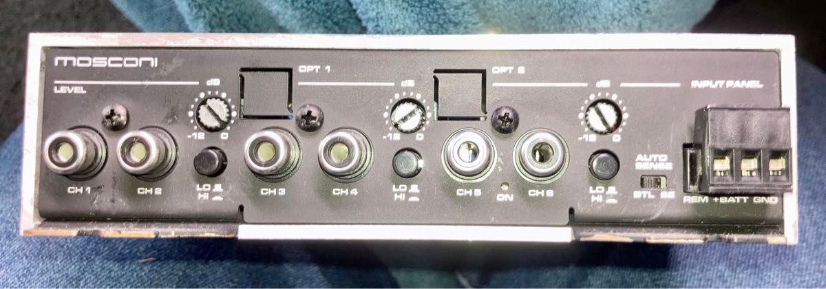 MOSCONI GLADEN DSP 6to8 V8 と コントローラー DSP-RCD の MOSCONI GLADEN DSP 6to8 V8 と コントローラー DSP-RCD の