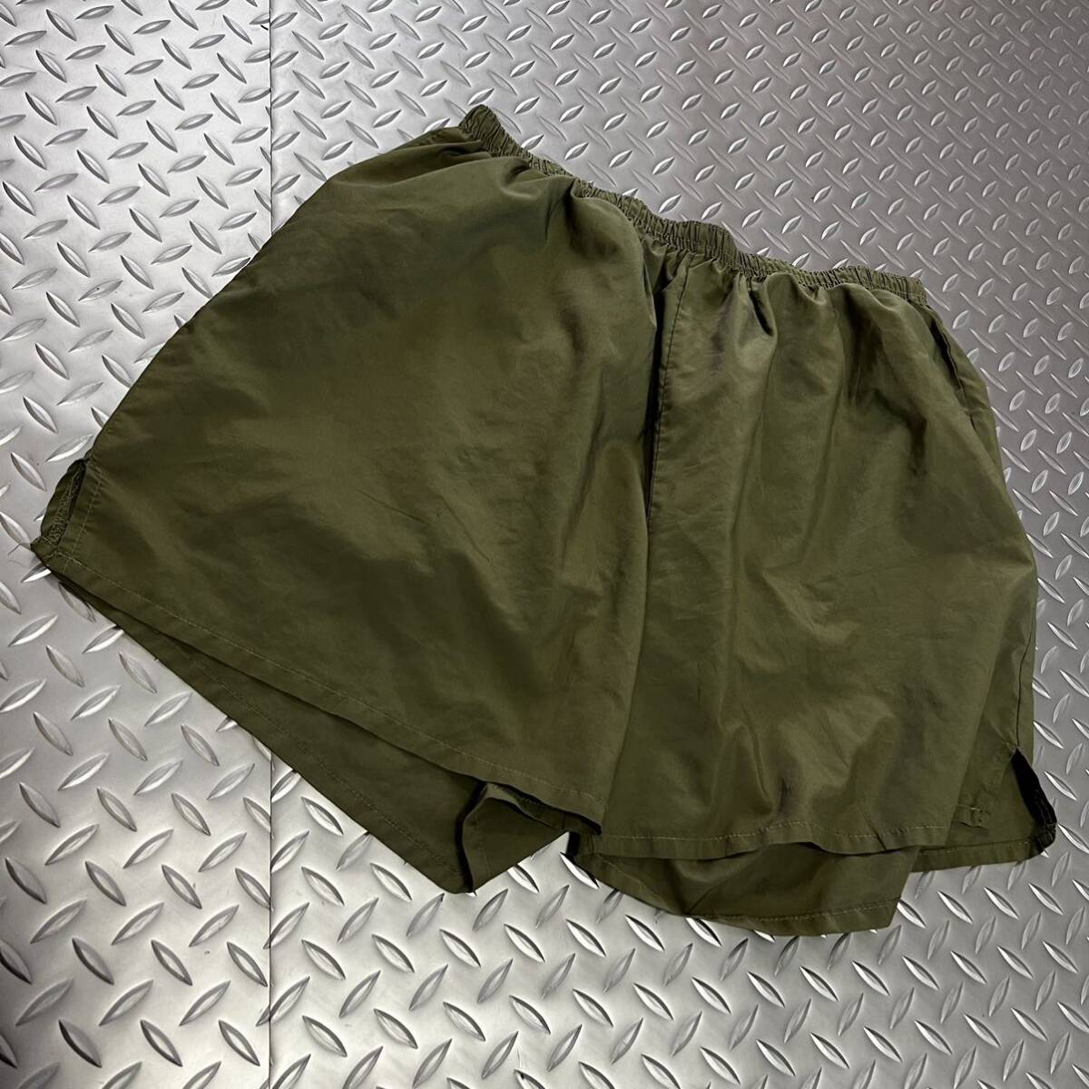 米軍放出品 沖縄 SOFFE USMC MEDIUMトレーニングパンツ ランニング(INV H#44)の画像1