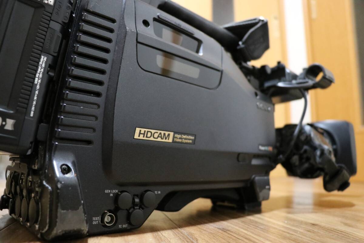 SONY HDW-650 + AG-MDR15 + ショートレンズ他付属品多数 SONY HDW-650 + AG-MDR15 + ショートレンズ他付属品多数