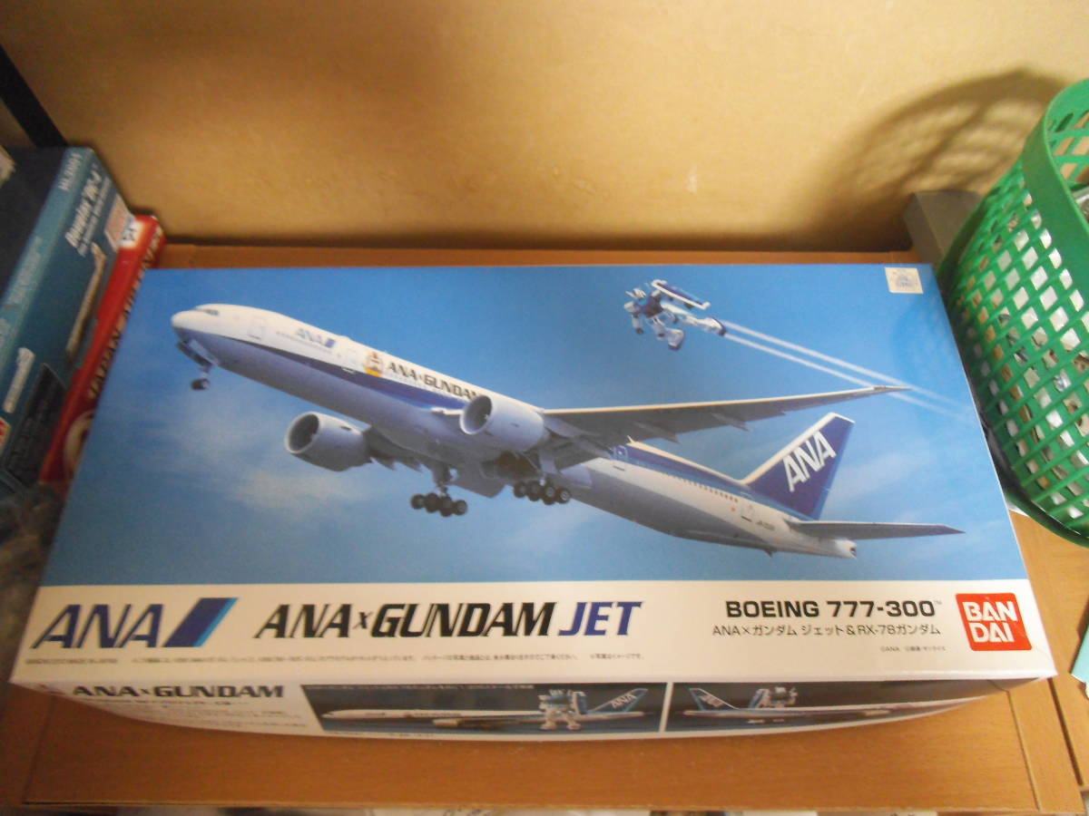 ANA B777-300 1/200 GUNDAM JET - 航空機 ANA B777-300 1/200 GUNDAM JET - 航空機