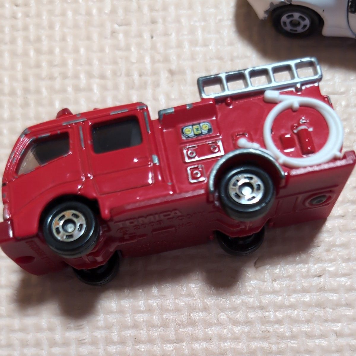 トミカ　消防車