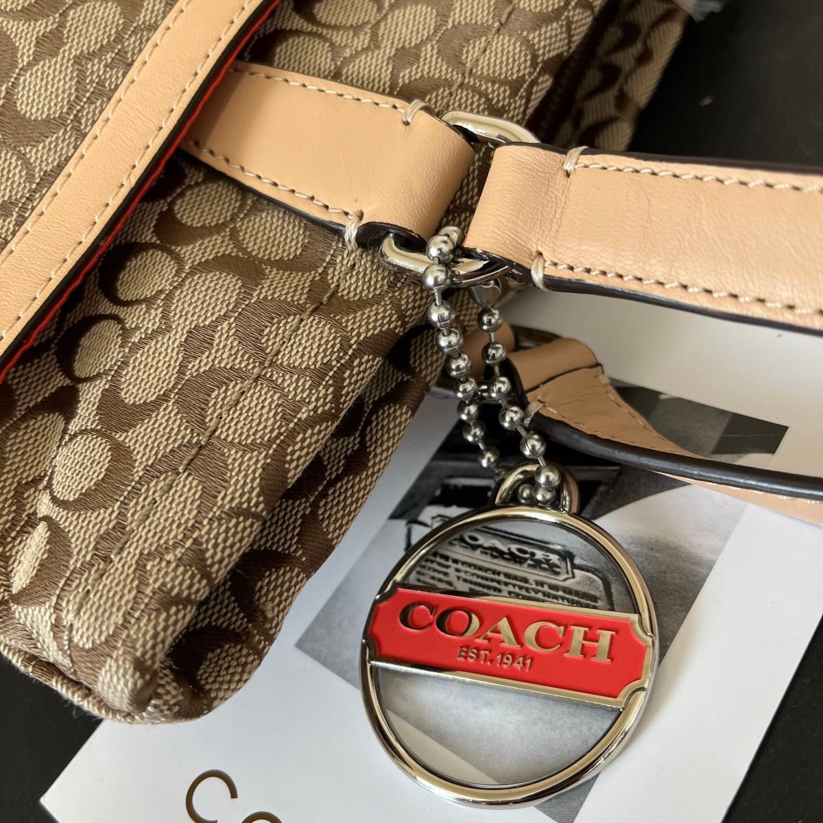 COACH未使用品(^^)ブラウンマイクロシグネチャートートバック