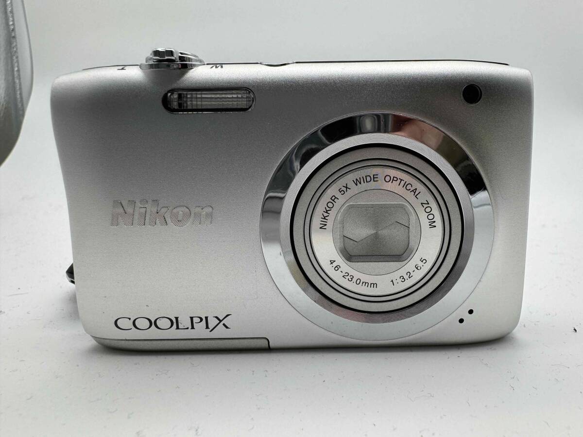 ★外観極美品★ Nikon ニコン COOLPIX A100 箱、バッテリー、説明書、ストラップ付の画像2