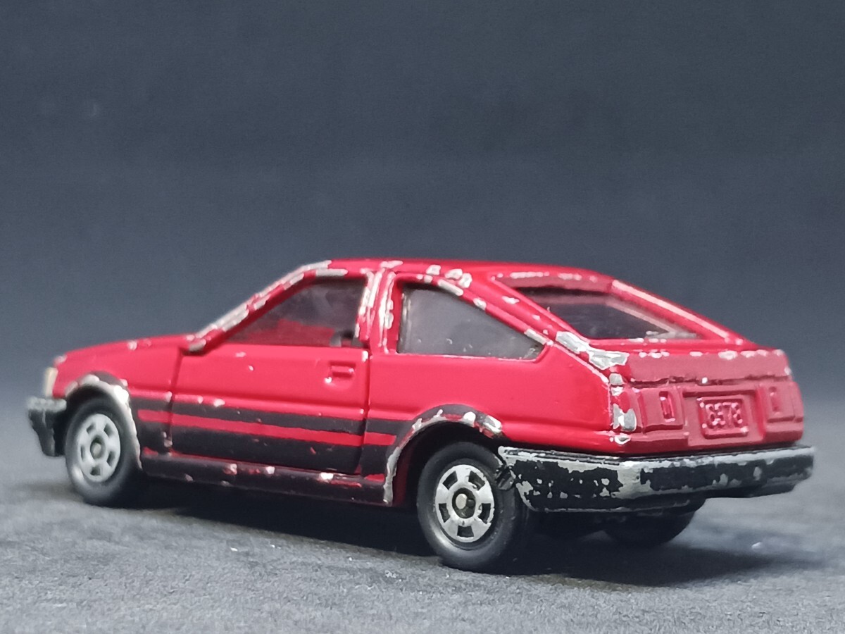 ◆日本製トミカ/黒箱(1/61)◆トヨタ・カローラ・レビン(AE86/赤&黒)◆箱なし/ルース/ジャンク★夢屋JT165★_画像4