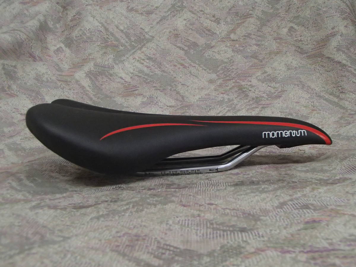 VELO made / sport saddle black / red 