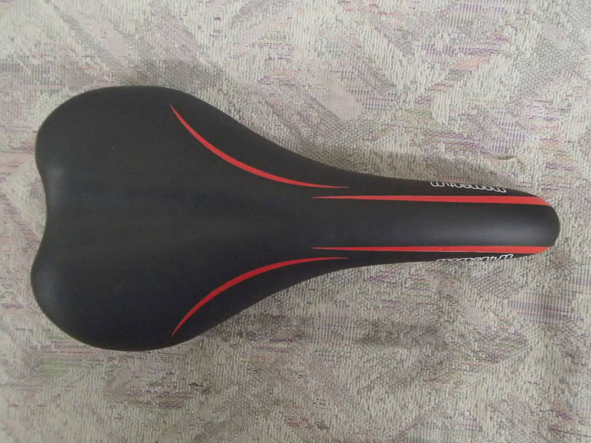 VELO made / sport saddle black / red 