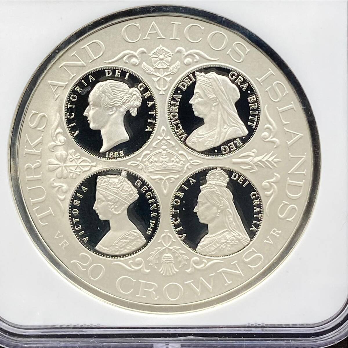 準最高鑑定 1976年 PF68 ウルトラカメオ 銀貨 イギリス領 タークス・カイコス諸島 ヴィクトリア女王 ４肖像 エリザベス2世 女王 20クラウンの画像6