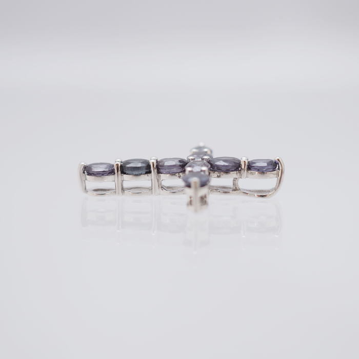 通販生活 ファッション K18 11684円 WG ペンダント クロス カラーチェンジガーネット ガーネット
