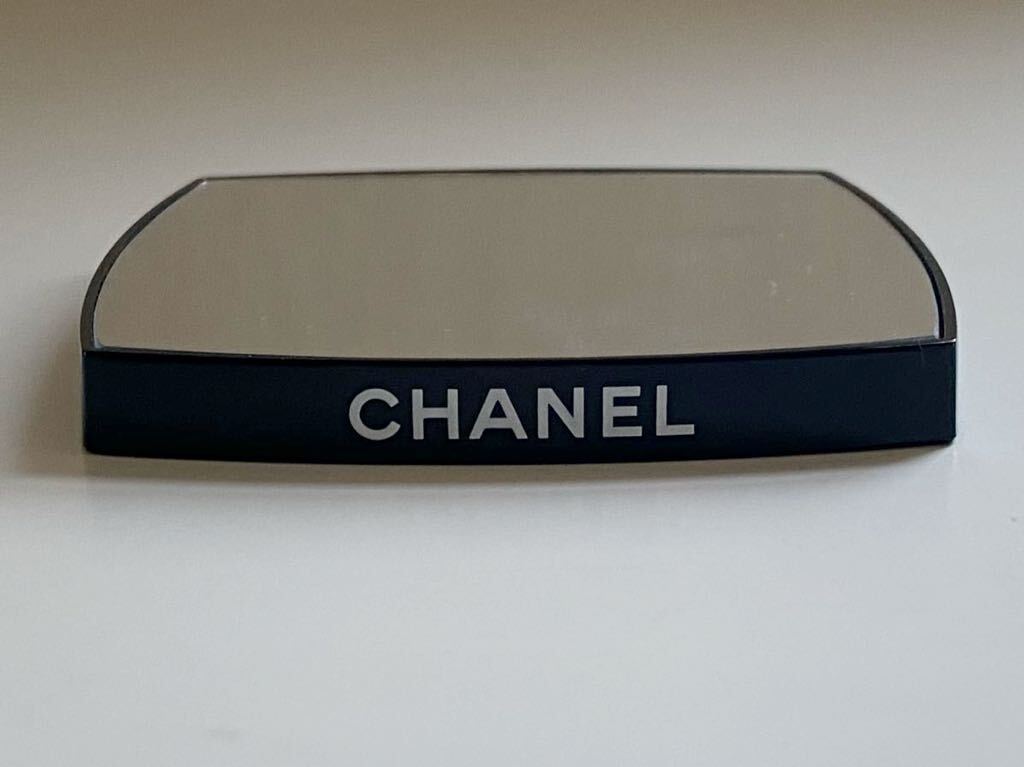 B4C659◆ シャネル CHANEL LA COLLECTION ブラック色 ロゴ 拡大 両面 コンパクトミラー 鏡 _画像5