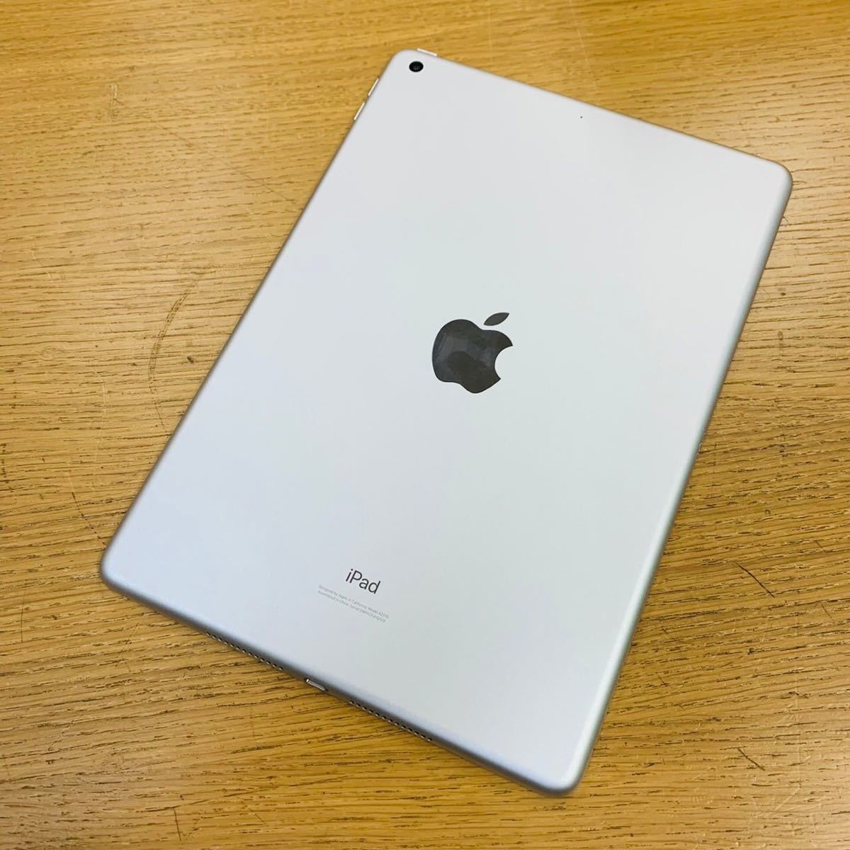 Apple iPad 第8世代 Wi-Fi 32GB 10.2インチ MYLA2J/A シルバー 箱付属あり NN9589_画像4