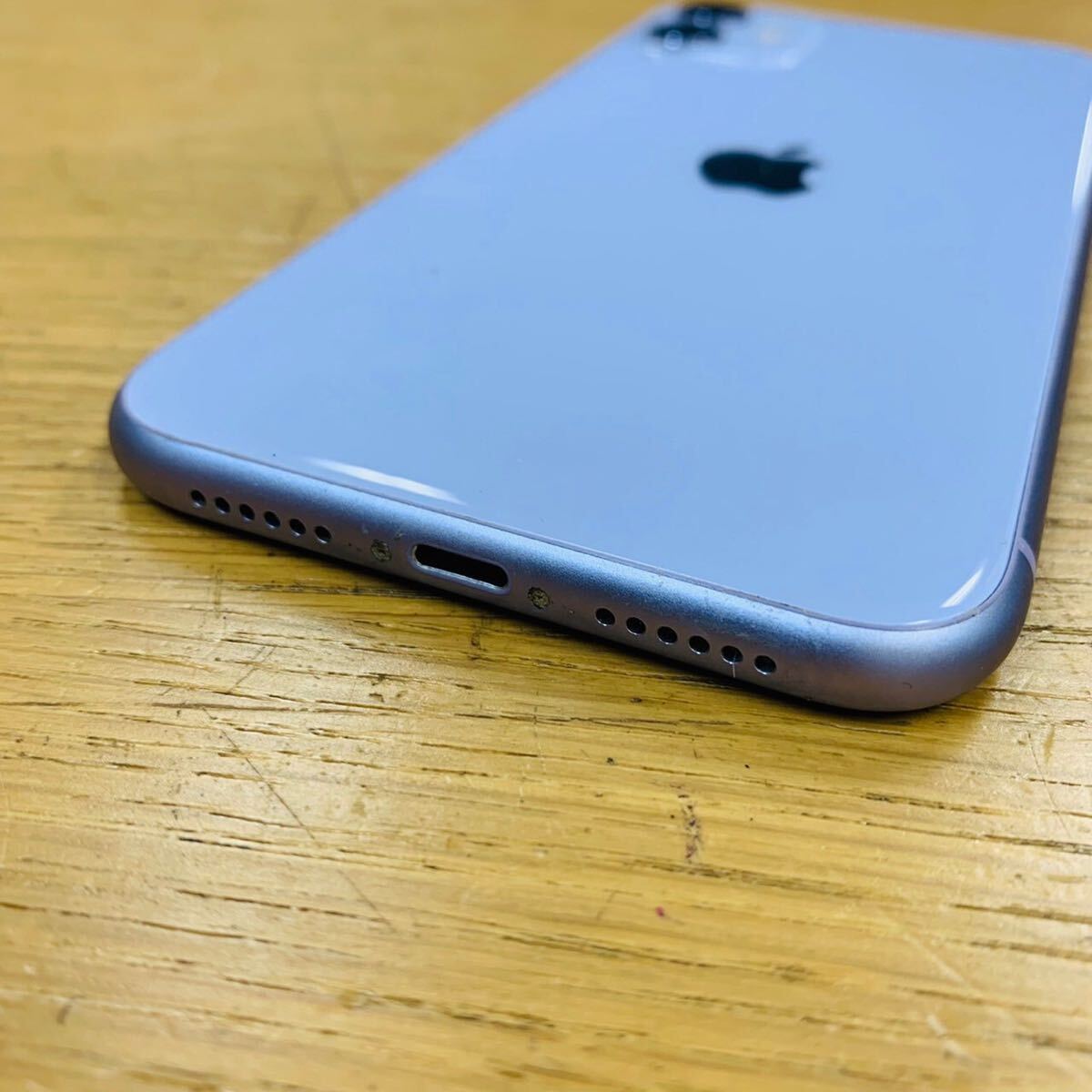 Apple iPhone 11 64GB MWLX2J/A SIMフリー au判定◯ バッテリー80% NN218の画像4