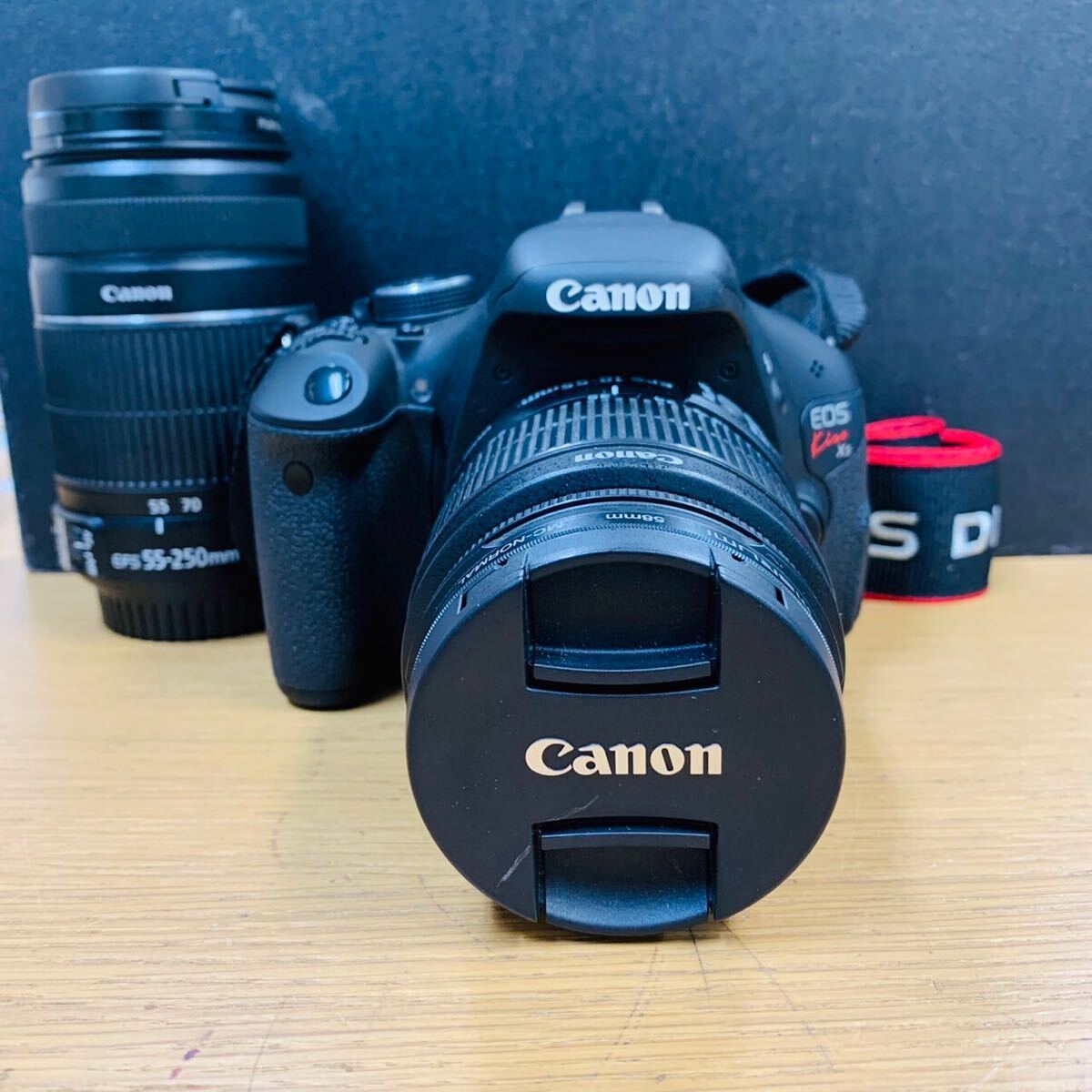 Canon EOS kiss x5 ダブルズームキット ショット数3,083回 NN606_画像1