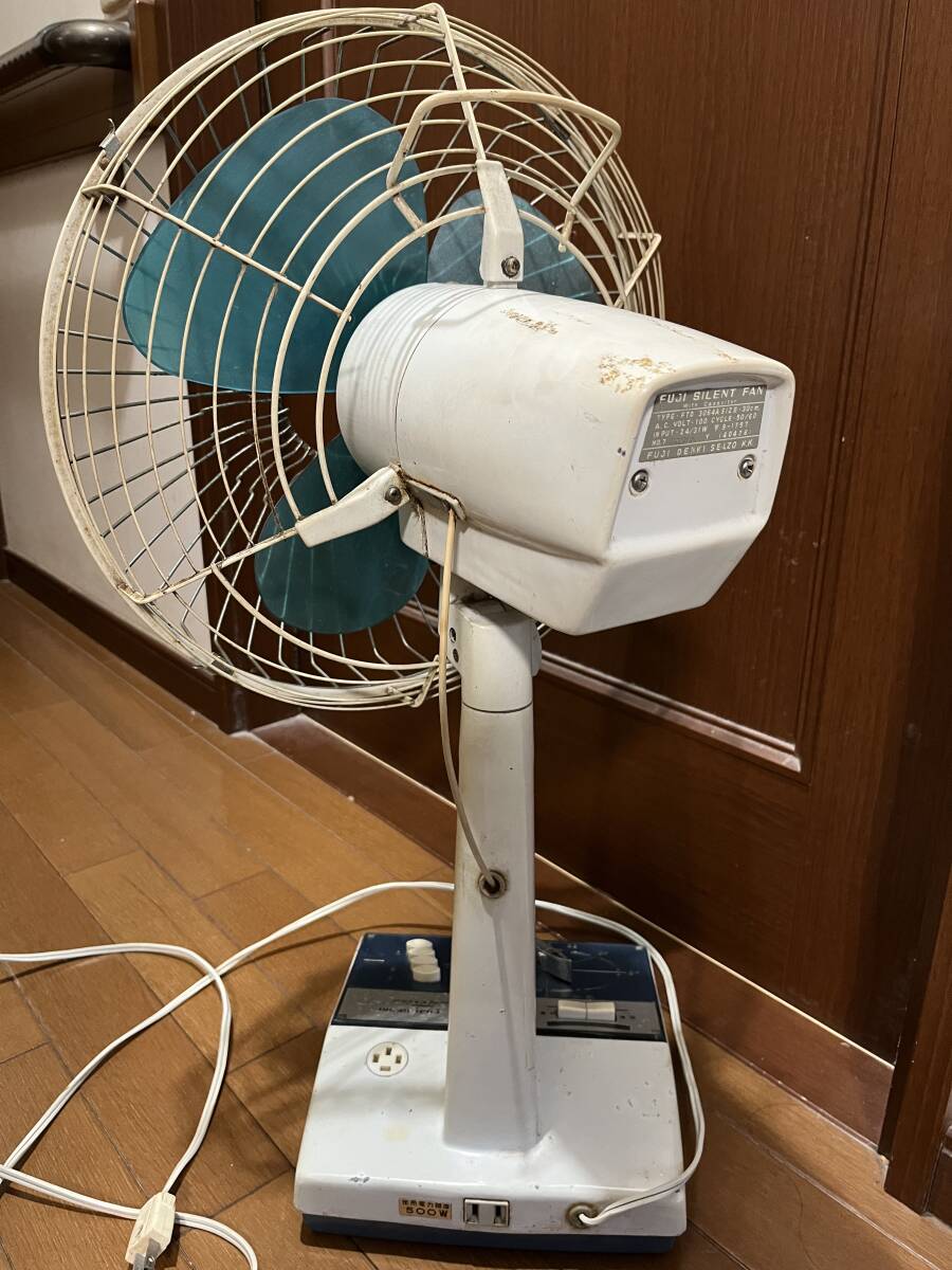 通電動作確認済み レトロ 扇風機 ジャンク品 3枚羽根 ブルー FUJIDENKI 富士電機 FUJI SILENT FAN 昭和 当時物 サイレントファン_画像2