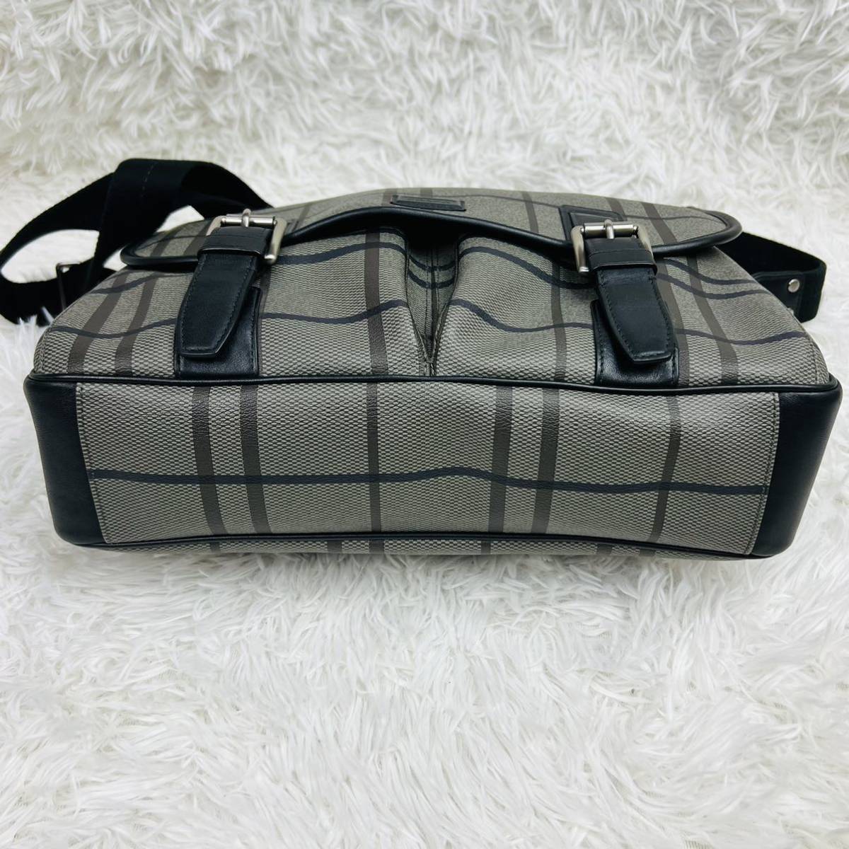 [ unused class ]COACH shoulder bag mesenja- business high capacity .. pattern many pocket A4 storage possible magnet flap type independent 