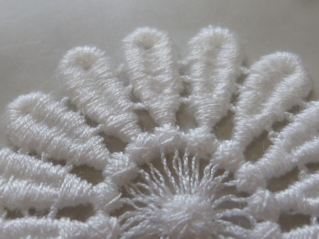 （345）繊細なレーヨンケミカルレース　繊細な草花柄　白色　10枚_画像4