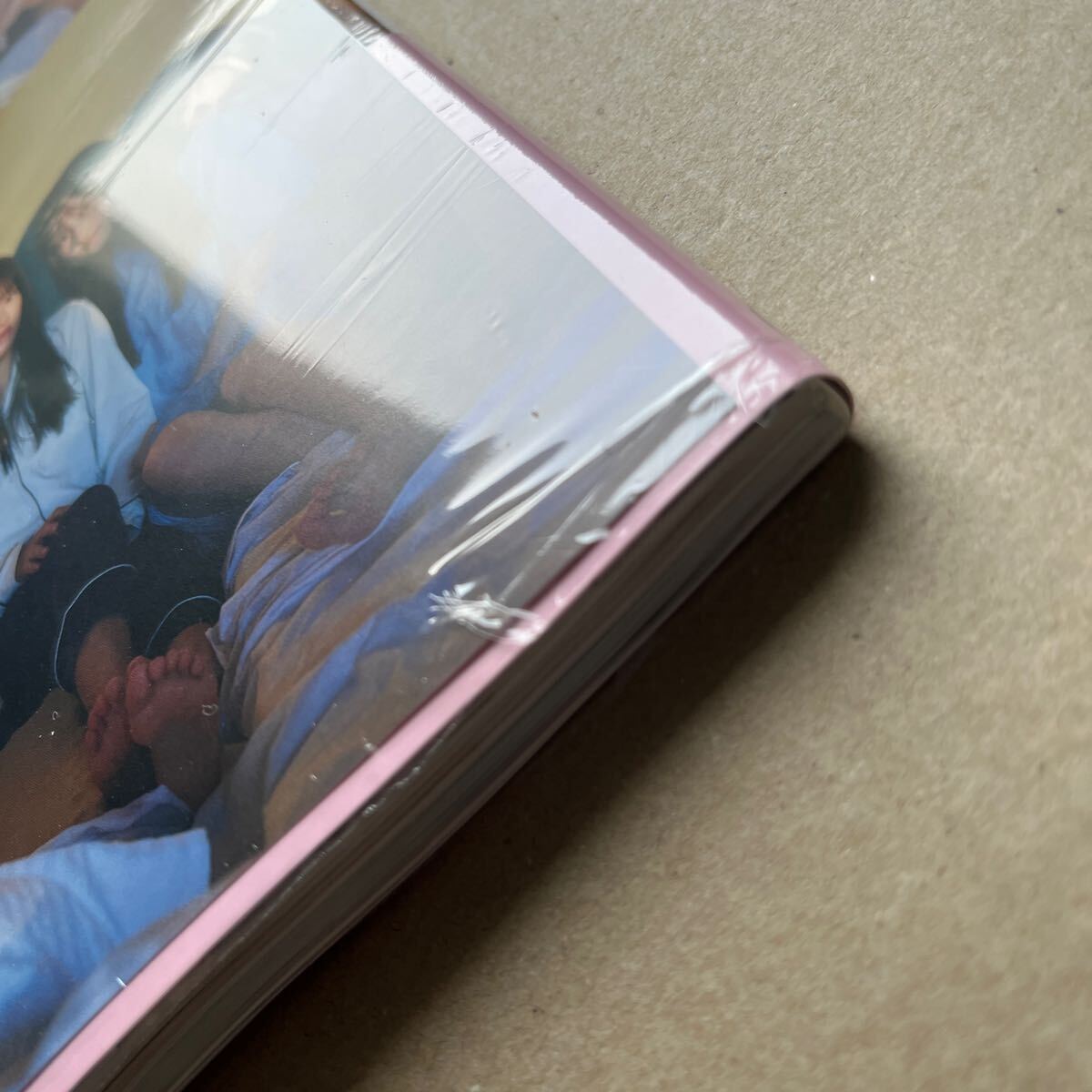 乃木坂46 5期生 写真集「あの頃、乃木坂にいた」 通常盤 封入ポスター、応募券なし 書店特典ポストカードあり 未読品 _画像5