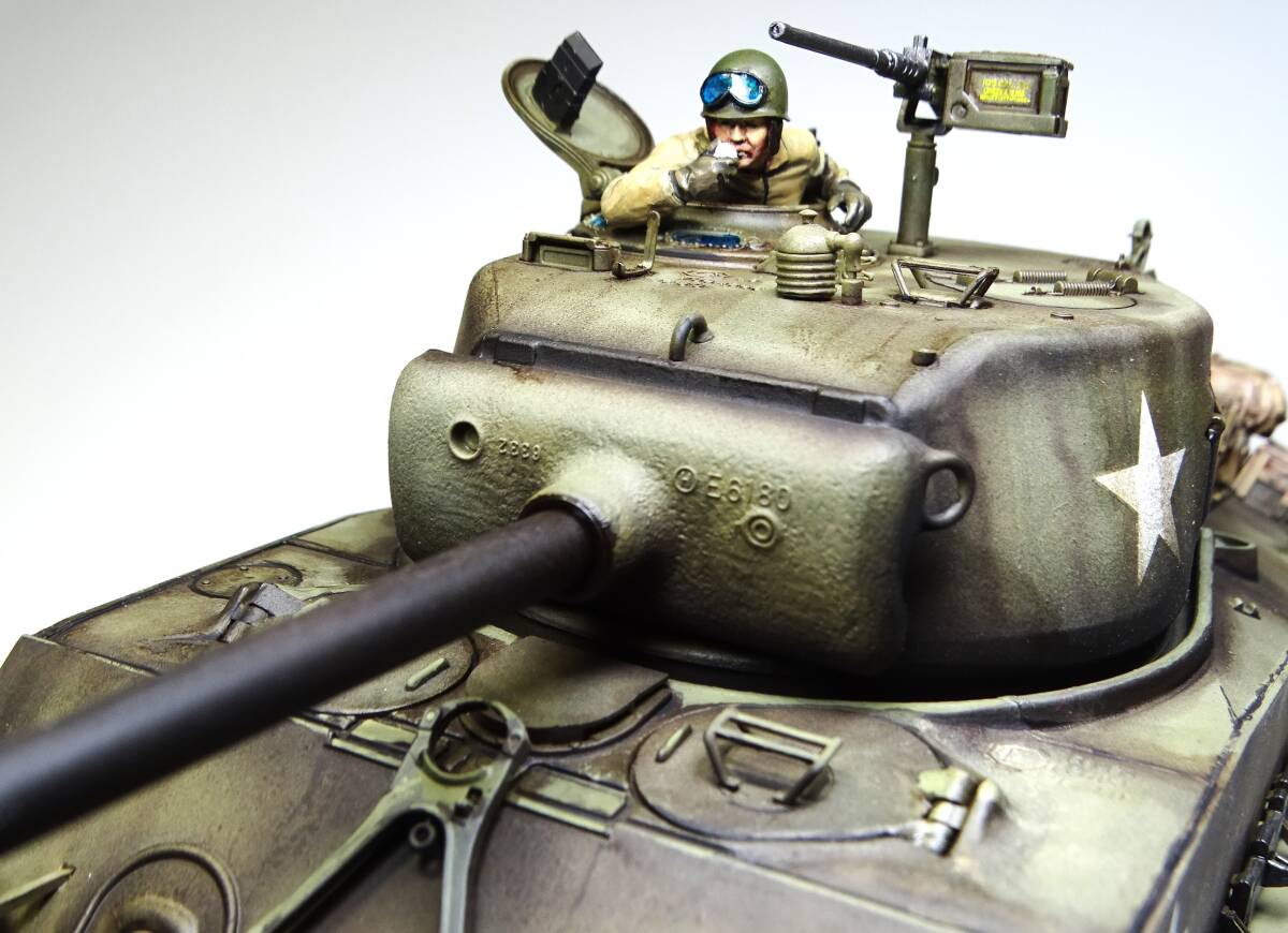 1/35　M4A3E8 シャーマン　イージーエイト　人形付き塗装済み完成品_画像5