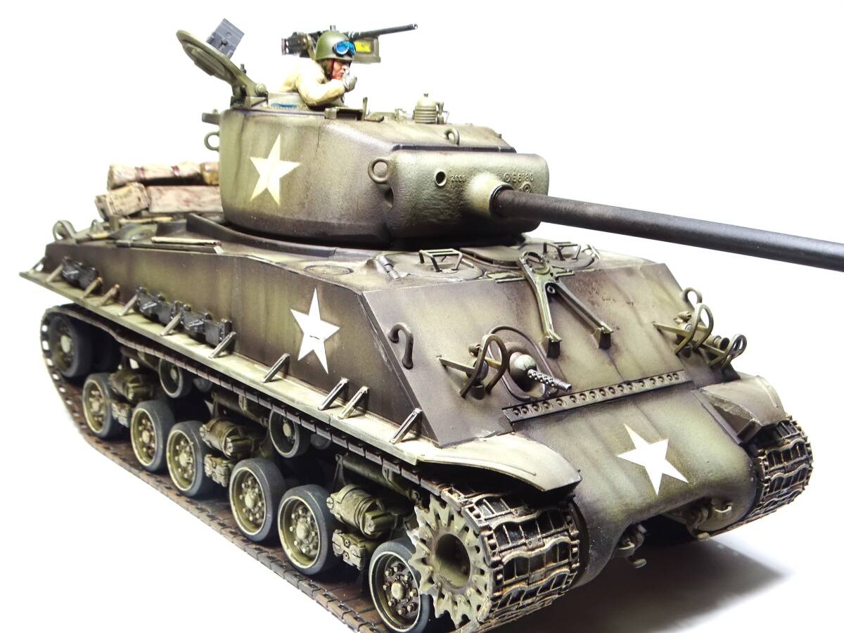 1/35　M4A3E8 シャーマン　イージーエイト　人形付き塗装済み完成品_画像3