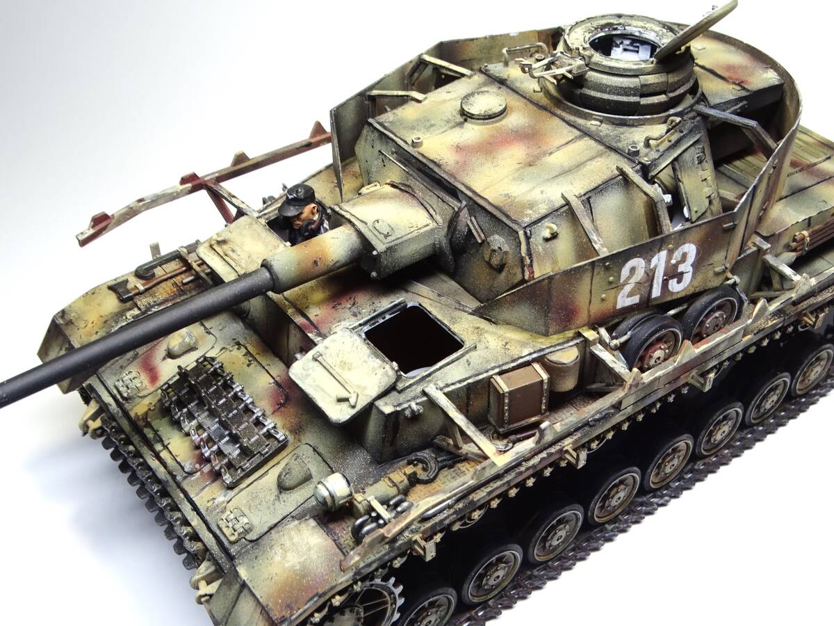 1/35　ドイツⅣ号戦車J型　人形3体付き塗装済み完成品_画像8
