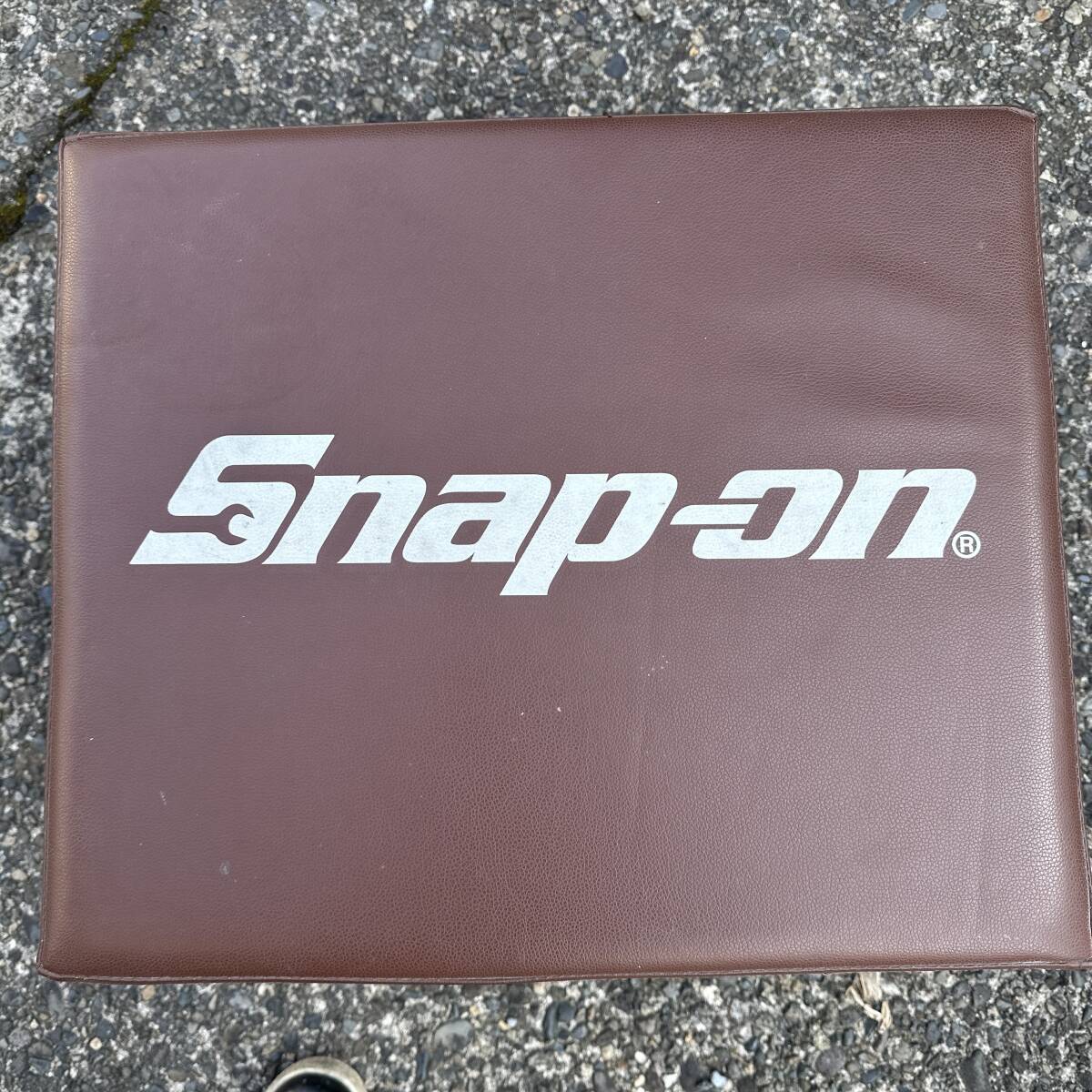 スナップオン シートクリーパー型 工具箱  Snap-on 限定品 レア 収納 ホワイト 廃盤の画像4