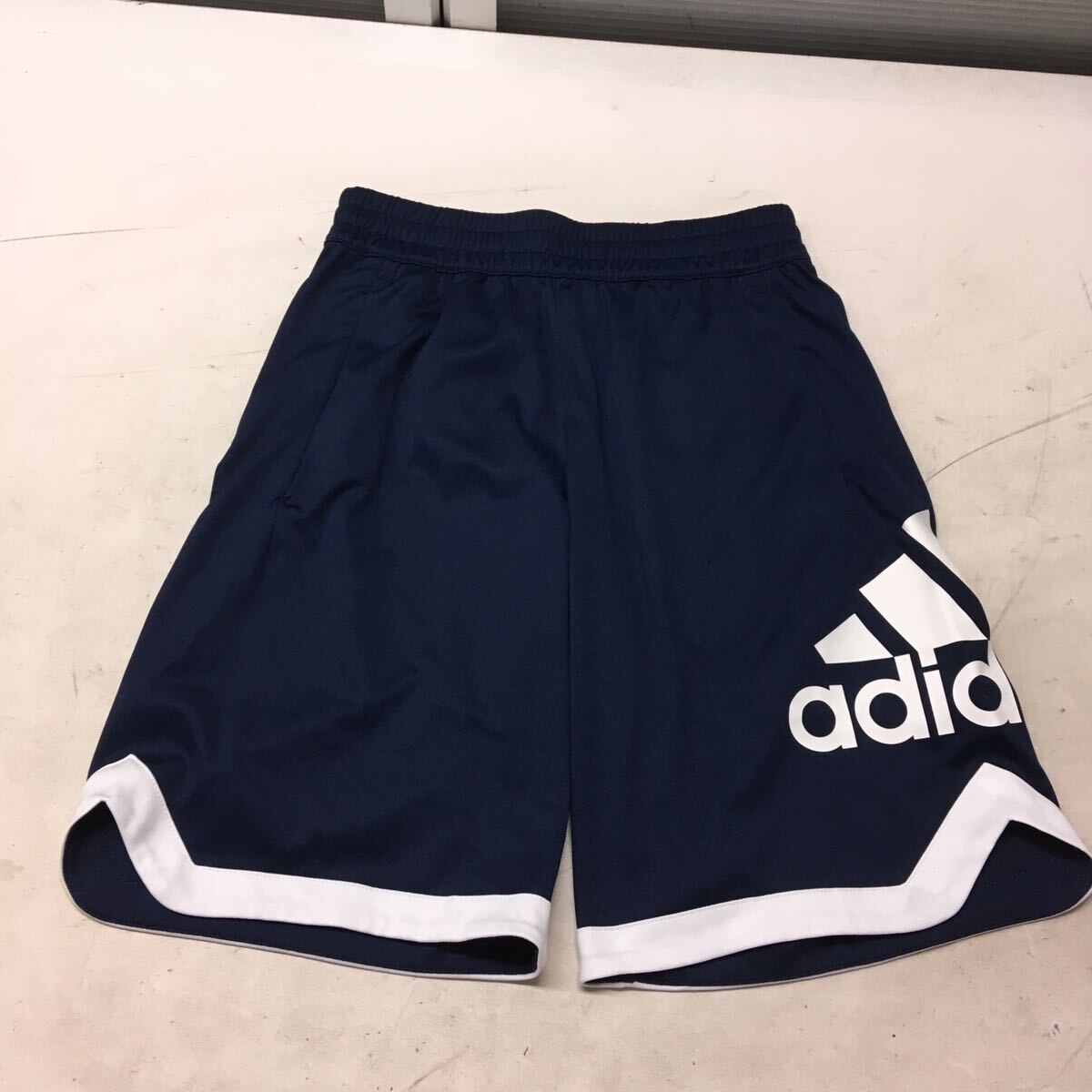 送料無料★adidas アディダス★ハーフパンツ ショートパンツ★ネイビー★Mサイズ#60314sacの画像1