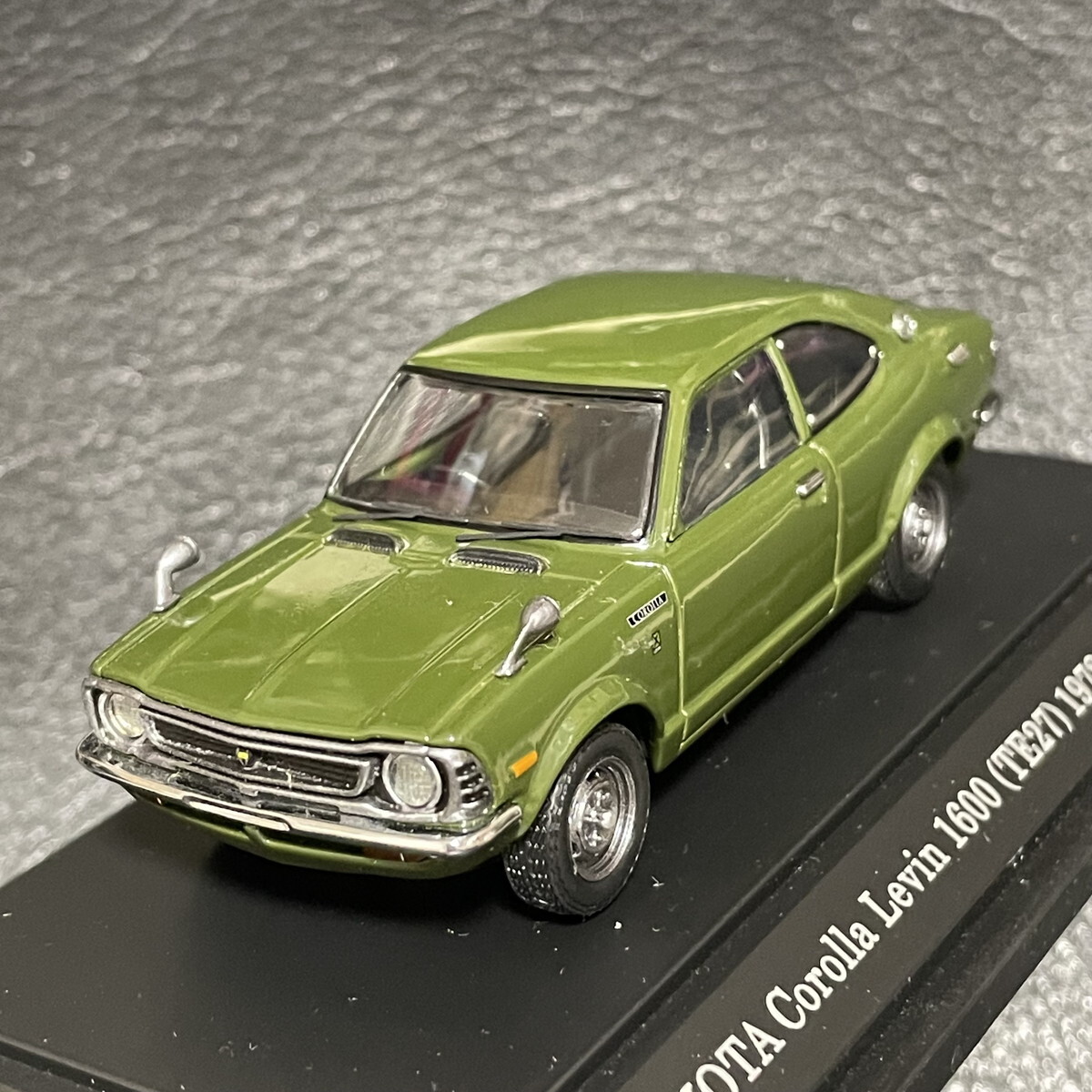 1/43 ミニカートヨタ カローラ レビン 1600 (TE27) 1972 LEVIN 緑 エブロ EBBRO_画像1