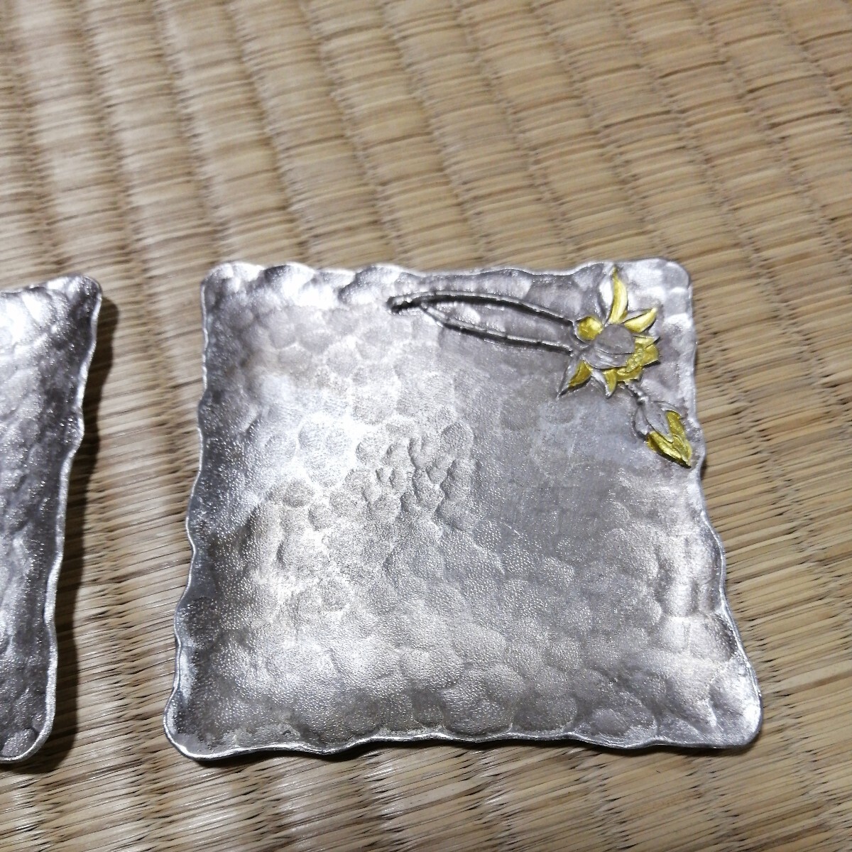 【キッチン雑貨】金属正方形プレート　2枚　「森广」刻印　角皿　小皿_画像3