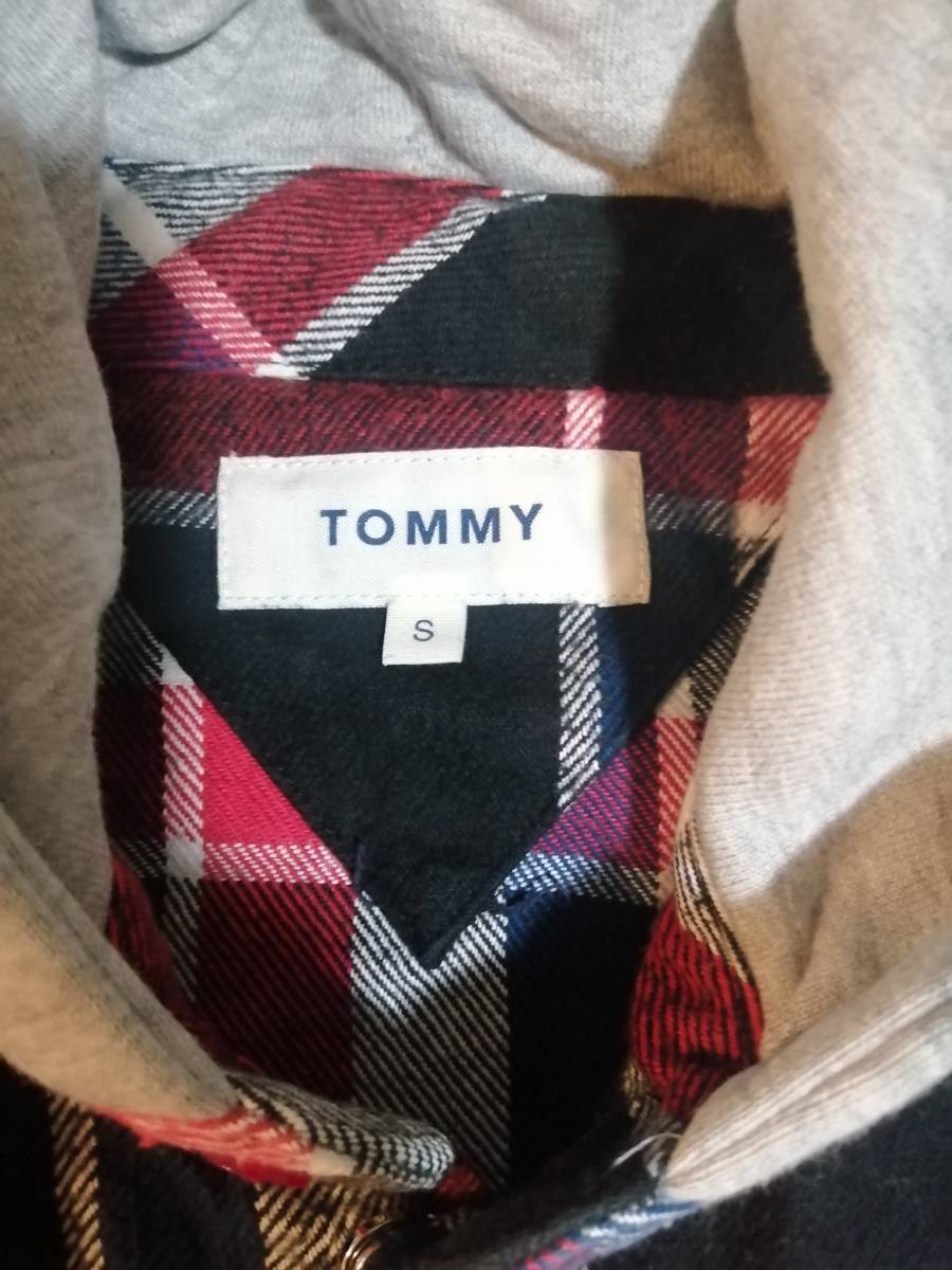 【送料無料】Tommy トミー 長袖シャツ Sサイズ フード付き_画像3