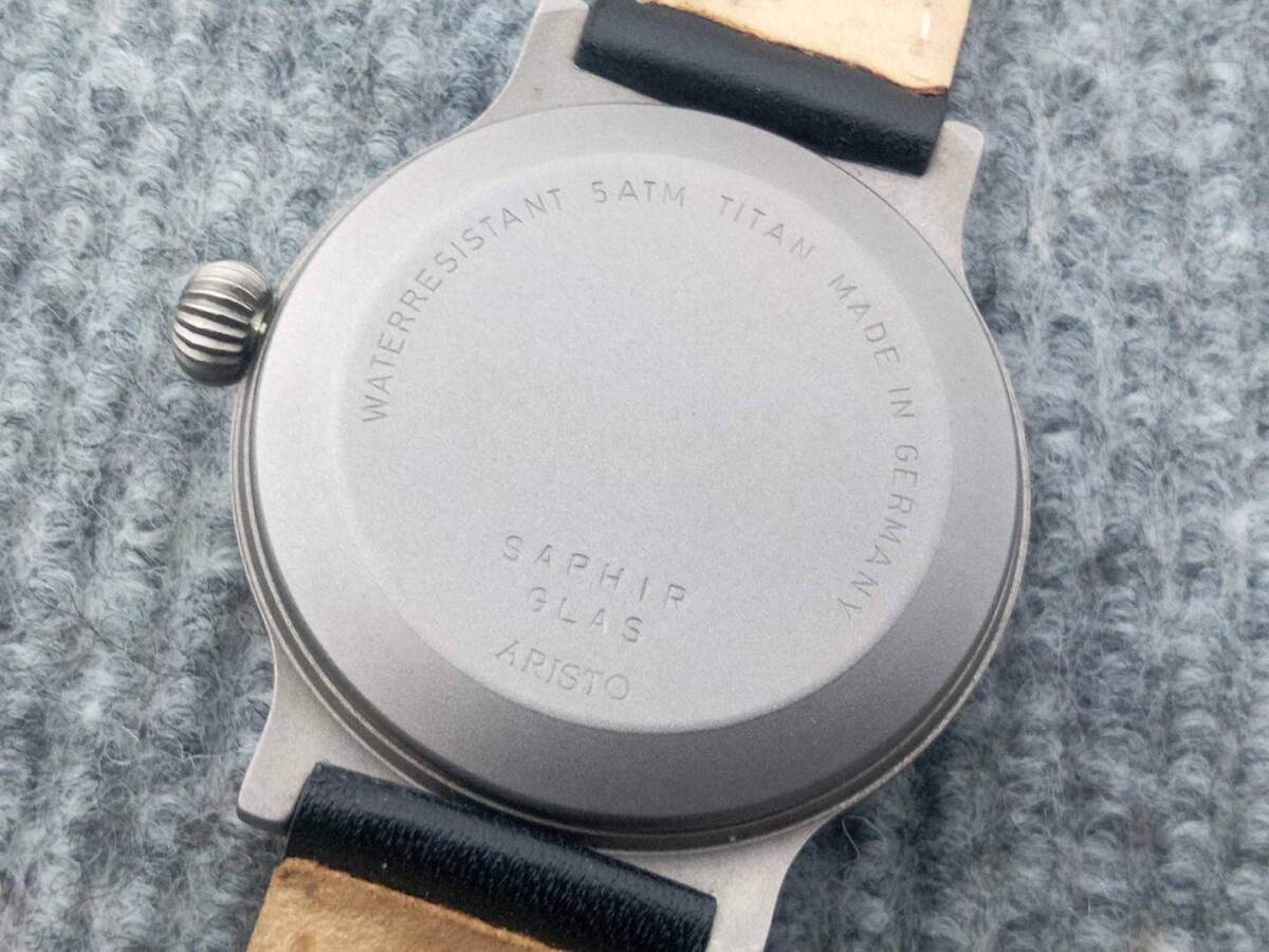超美品　アリスト　ARISTO　ミリタリー手巻き腕時計　ドイツ製　MADE　IN　GERMANY　サファイヤガラスチタンケース　17石SWISSMOVEMENT_画像3