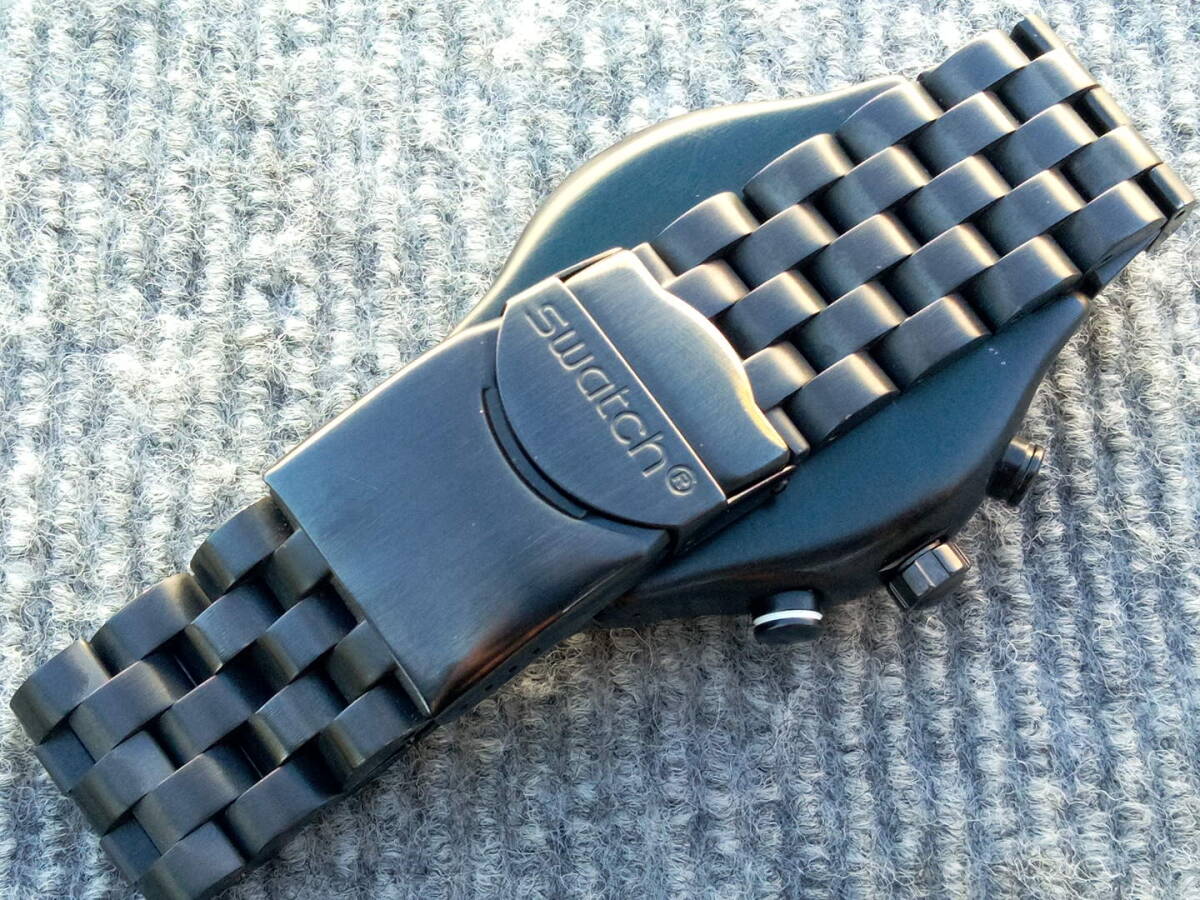極美品 スウォッチ swatch IRONY フルメタルPVDガンメタル タキメーターレーシングクロノグラフ腕時計の画像2