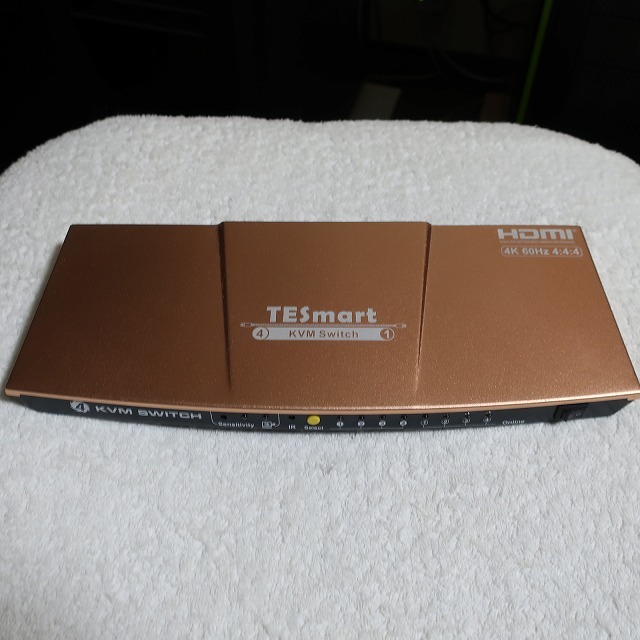 Tesmart HDMI KVM 切り替え機 HKS0401A1U？ 4K対応？ QHD 2560 x 1440まで確認済み_画像4