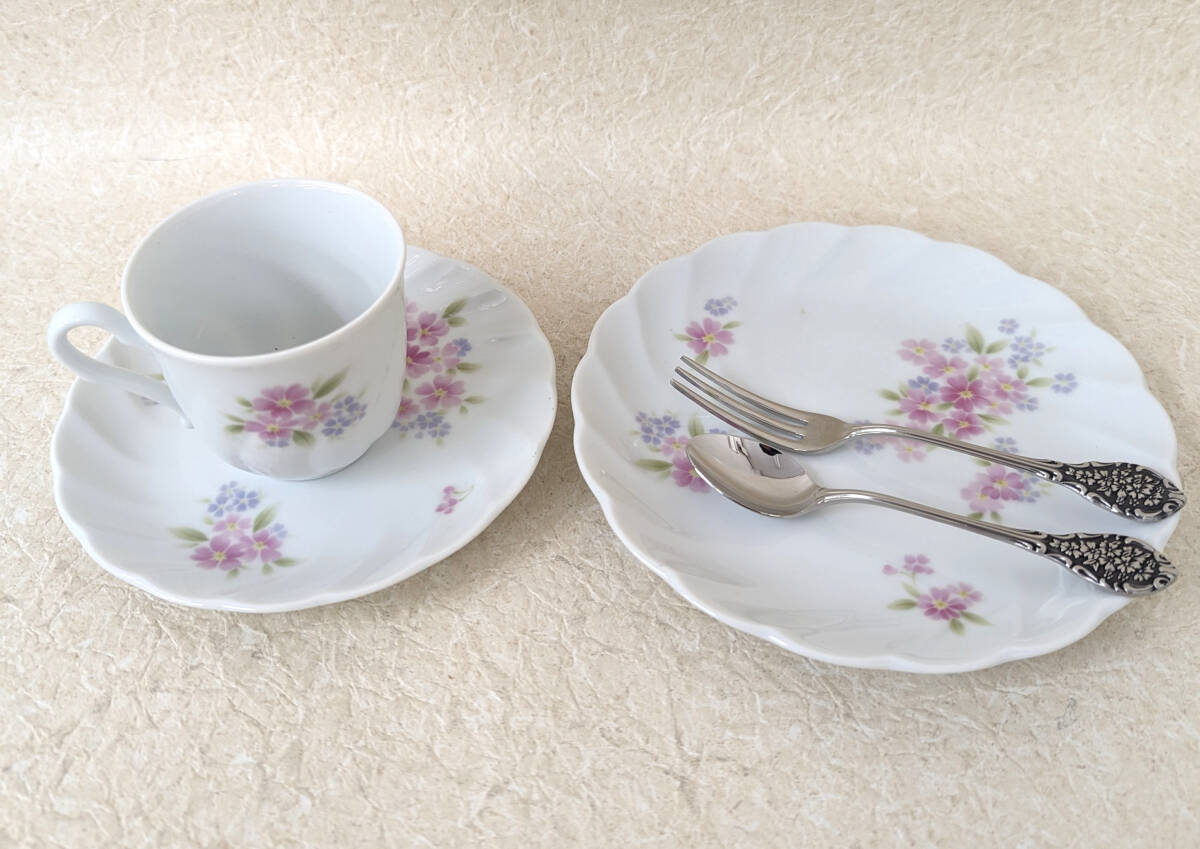 41757C Noritake ノリタケ ボンチャイナ カップ ソーサーセット 6客 未使用品 花柄 スプーン フォーク 食器_画像4